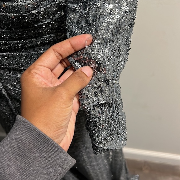 La Femme Ruched Sequin Column Gown size 10 - Picture 9 of 9